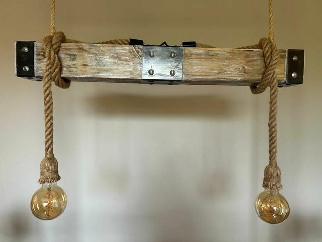 Stylowa lampa wisząca w klimacie loft/rustykalnym, belka dre