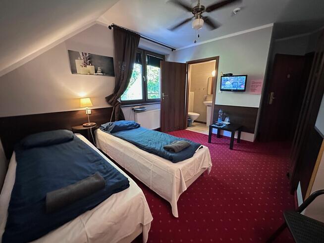 Pokoje z łazienkami - długoterminowy najem bez kaucji