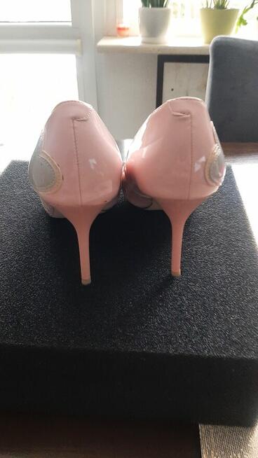 Piękne nowe czółenka rozm.39