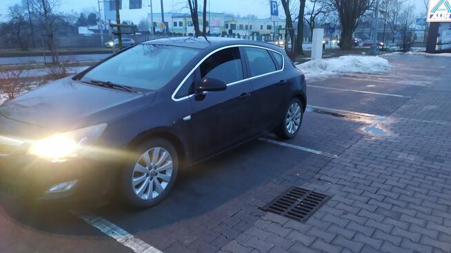 Sprzedam Opla Astra j cosmo