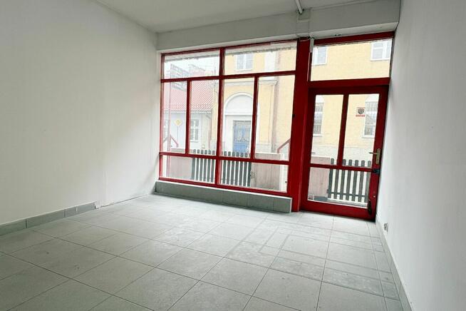 Lokal usługowy 16 m² – centrum Nowego Targu
