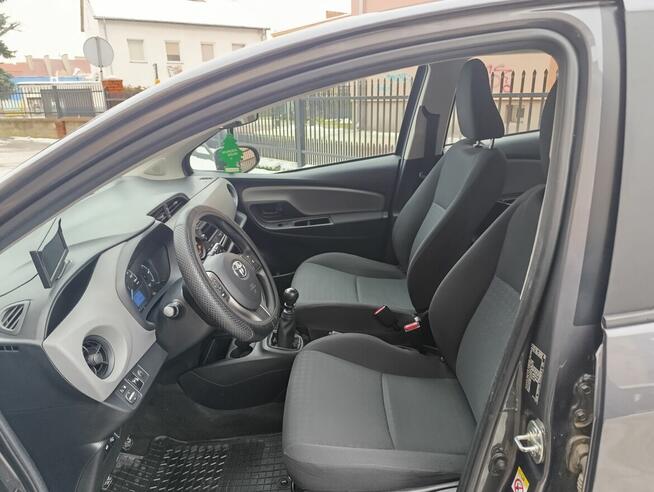 Sprzedam Yaris z niskim przebiegiem