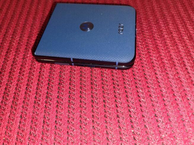 Telefon rozkładany Motorola Razr 60 . Idealny !!!