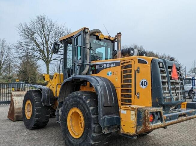 Ladowarka kolowa Hundai