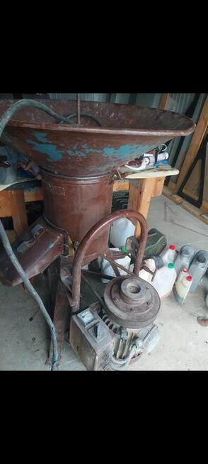 Śrutownik bąk z silnikiem