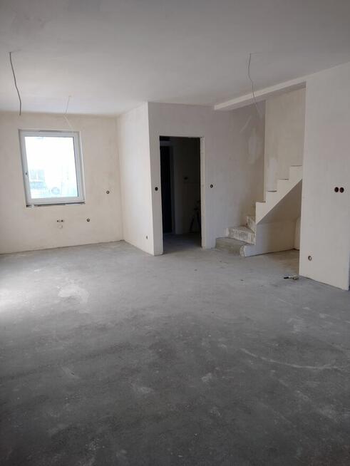 Dom w zabudowie szeregowej w Bieniewicach