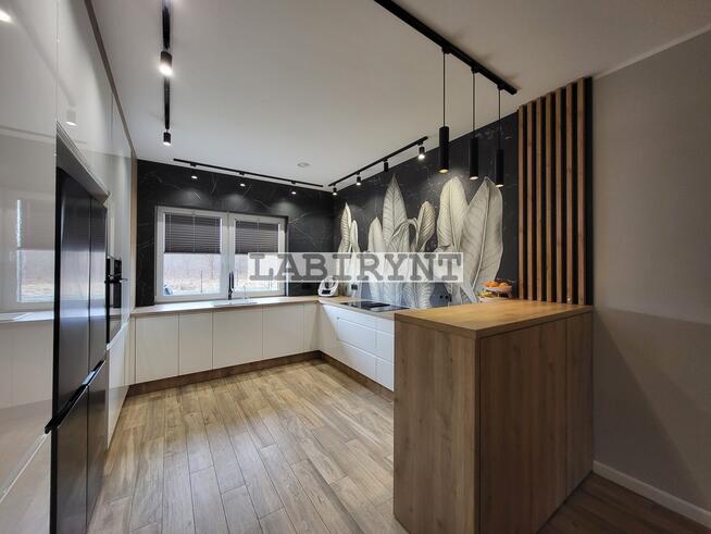 Luksusowy, 5 pokoi, 207m2, 2024 rok, działka 935m2