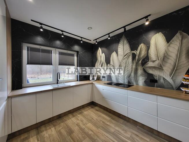 Luksusowy, 5 pokoi, 207m2, 2024 rok, działka 935m2