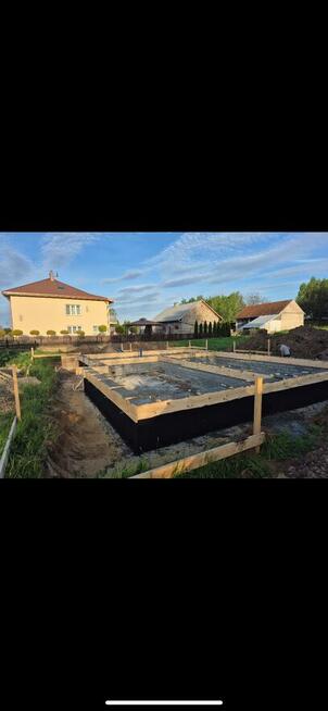 Działka budowlana z mediami + rozpoczęta budowa