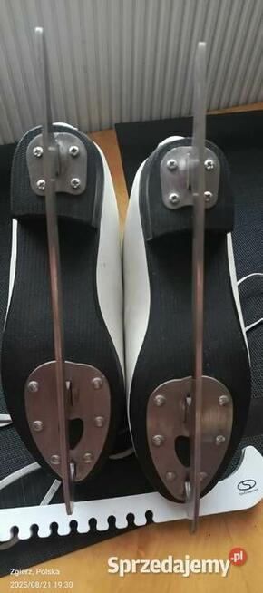 sprzedam łyżwy