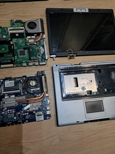 Rozne czesci na sprzedaz tanio z laptopow ramy matryce itd