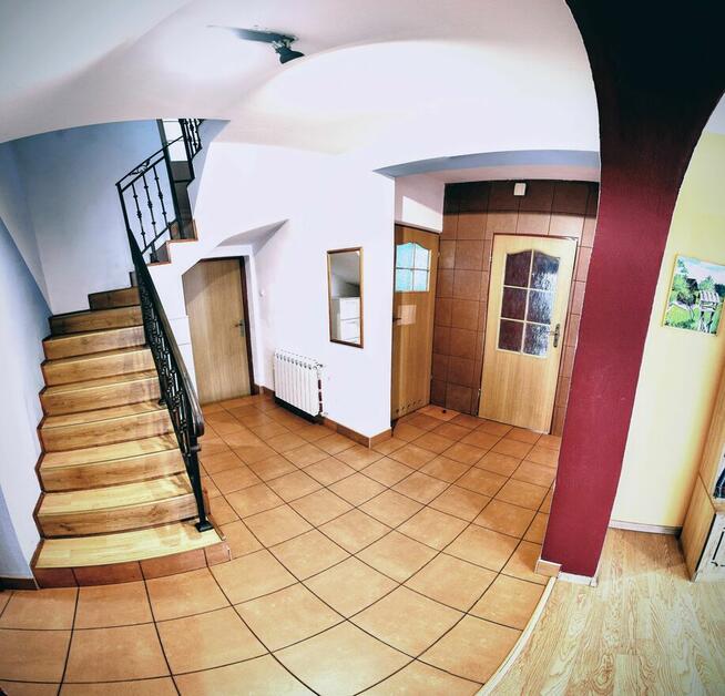 Dom z 2010 r. – Nowoczesna technologia, gotowy do wejścia