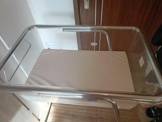 Sprzedam łóżeczko na kółkach