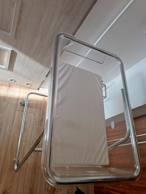 Sprzedam łóżeczko na kółkach