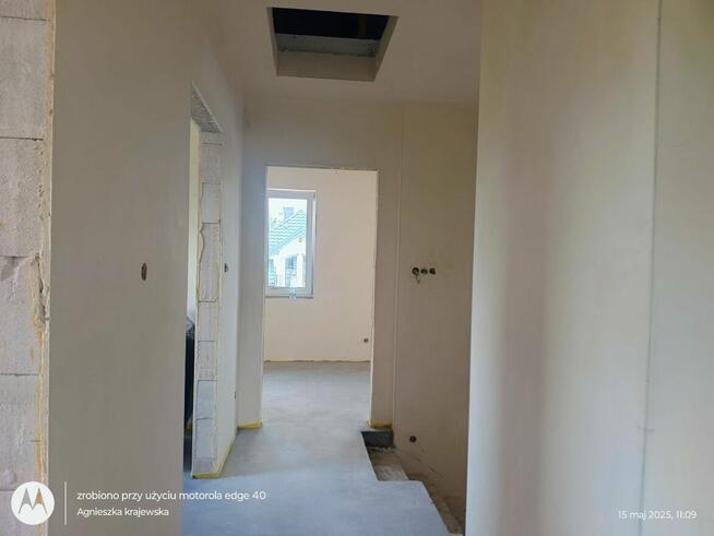 Dom jednorodzinny z 3 sypialniami. Cicha okolica.