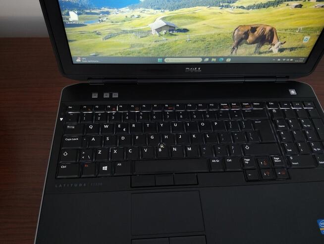 Laptop Dell 15.6 cala Windows 11 Office 2024