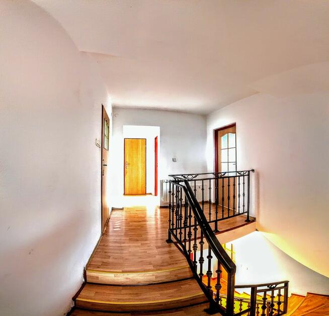 Dom z 2010 r. – Nowoczesna technologia, gotowy do wejścia