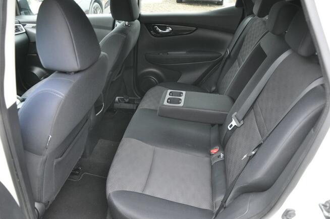 Nissan Qashqai 1.6T 160KM LED Kamera 360 Navi Panorama Asystenci Czujniki
