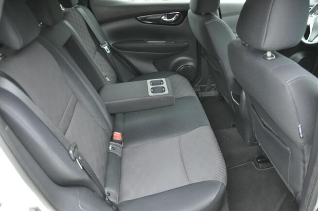 Nissan Qashqai 1.6T 160KM LED Kamera 360 Navi Panorama Asystenci Czujniki