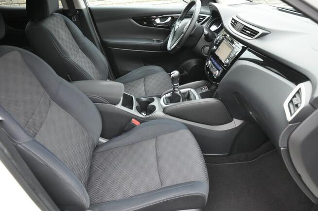 Nissan Qashqai 1.6T 160KM LED Kamera 360 Navi Panorama Asystenci Czujniki
