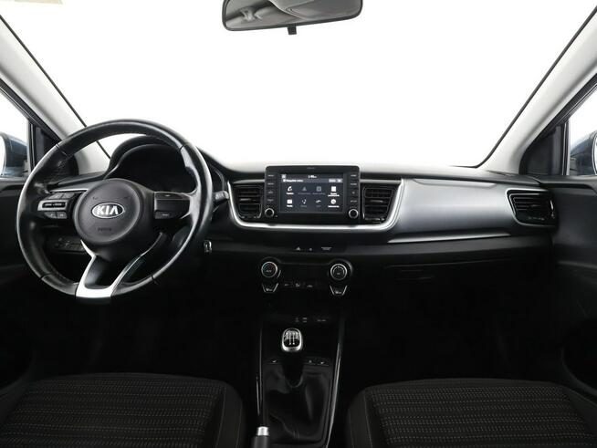 Kia Stonic grzane fotele tempomat klima-auto.