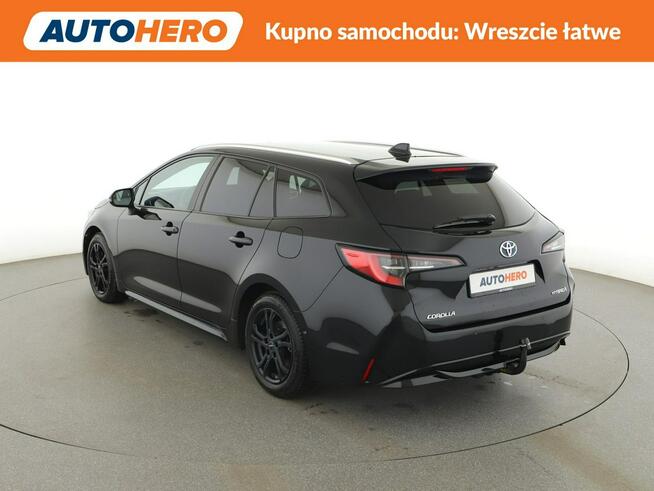 Toyota Corolla hybryda 184KM navi kamera hak grzane fotele ACC BiLED