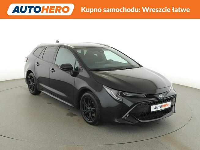 Toyota Corolla hybryda 184KM navi kamera hak grzane fotele ACC BiLED