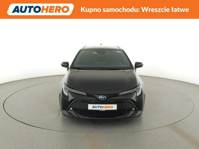 Toyota Corolla hybryda 184KM navi kamera hak grzane fotele ACC BiLED
