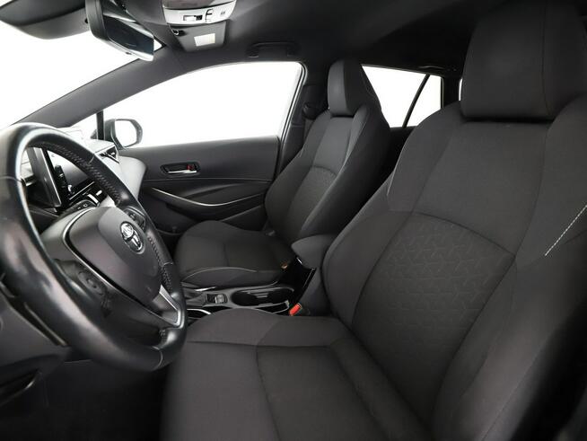 Toyota Corolla hybryda 184KM navi kamera hak grzane fotele ACC BiLED