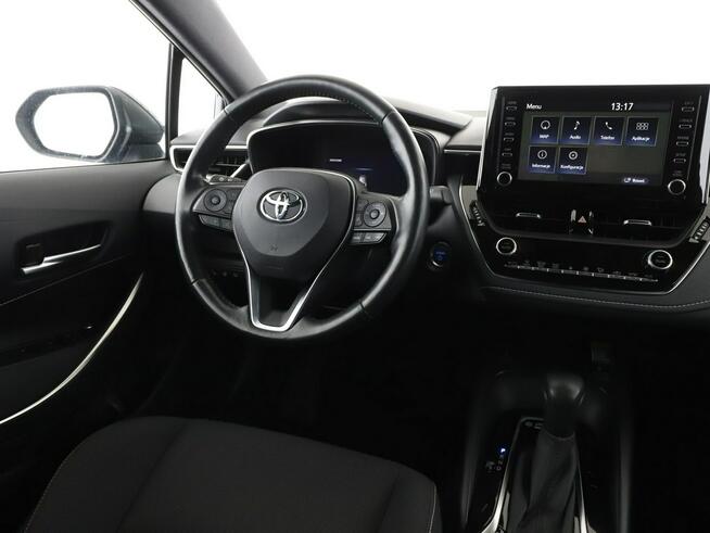 Toyota Corolla hybryda 184KM navi kamera hak grzane fotele ACC BiLED