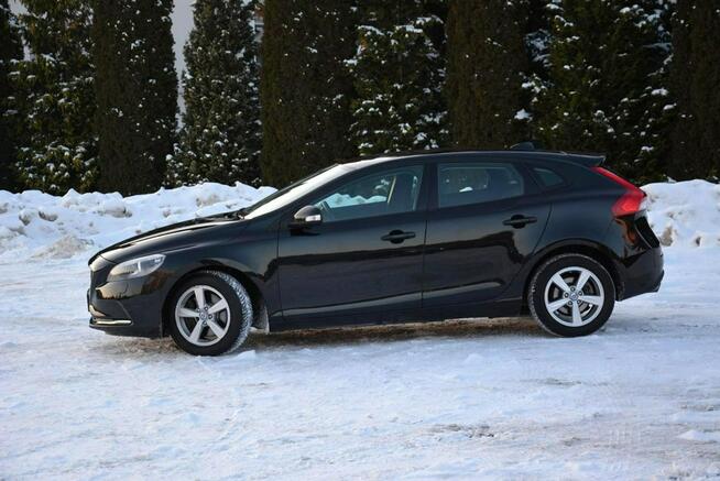 Volvo V40 Xenon Ledy Virtual Zegary Parktronik ASO Alu16 Nowe Opony