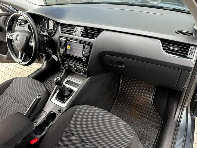 Škoda Octavia 2kpl.kół Grzany fotel Climatronic Czujniki Tempomat Navi Hak GWARANCJA