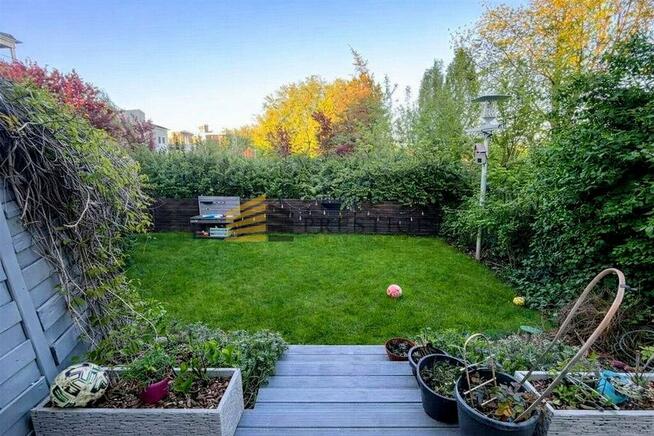 Przestronny Apartament z ogrodem i tarasem
