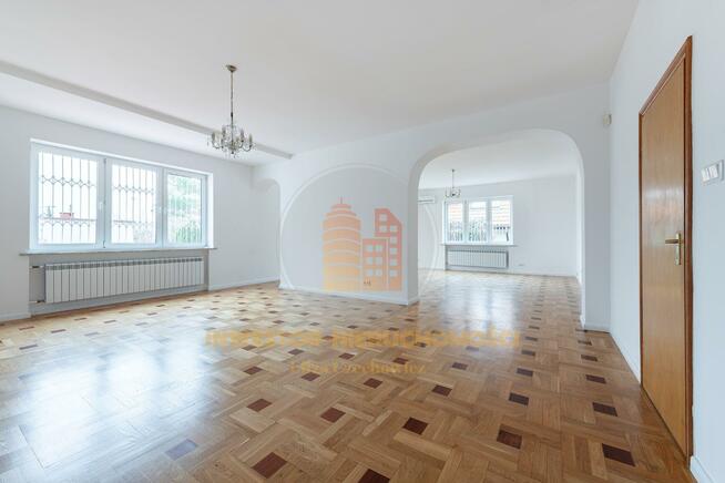 Dom Warszawa Wilanów, Wilanów Niski, Biedronki