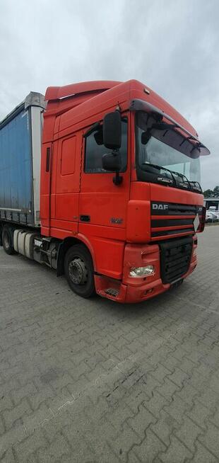 Syndyk sprzeda ciągnik samochodowy, siodłowy DAF, FT XF 105.