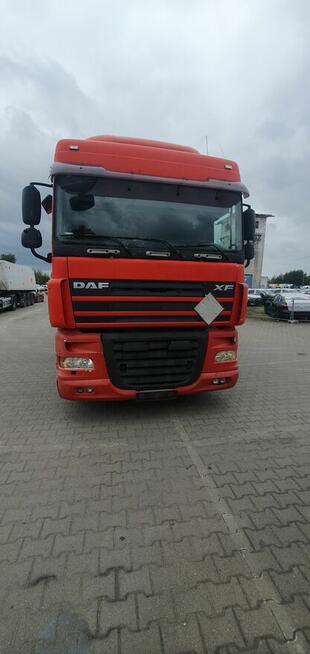 Syndyk sprzeda ciągnik samochodowy, siodłowy DAF, FT XF 105.