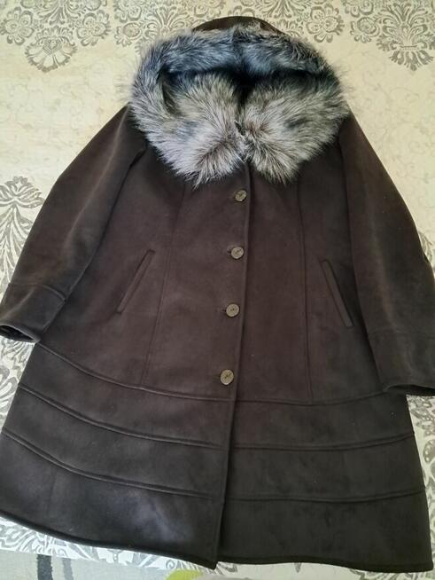 Kożuch damski, długi, czarny z kapturem, rozm. 44/46