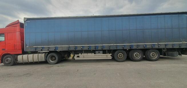 Syndyk sprzeda ciągnik samochodowy, siodłowy DAF, FT XF 105.