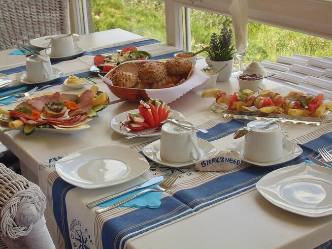 Mikołajki, Willa Cyklada położ. ok. 200 m od jeziora