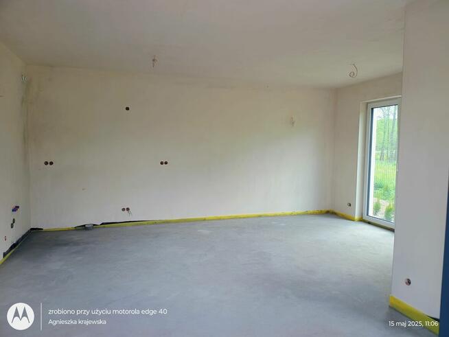 Dom jednorodzinny z 3 sypialniami. Cicha okolica.