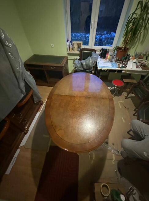 Duży stół z litego drewna + 6 krzeseł | skóra naturalna | ko