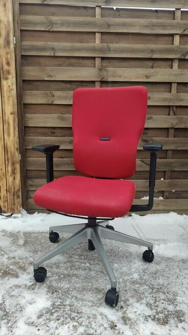 Krzesło Steelcase Lets B czerwone Dostępne 3 sztuki