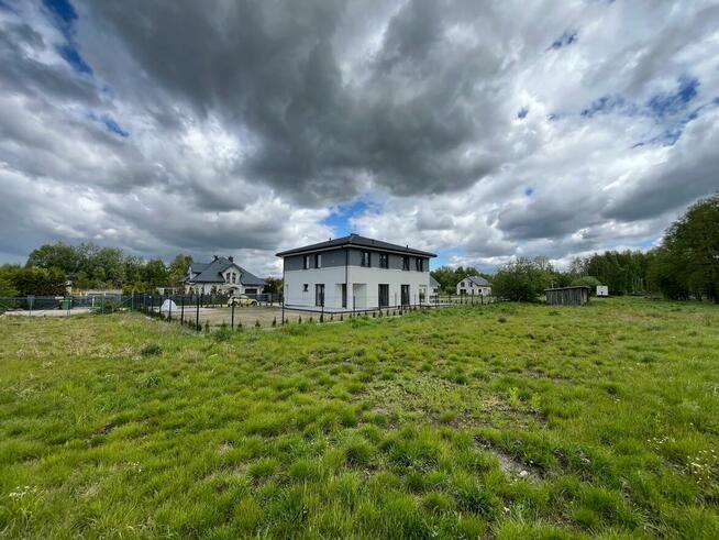 Dom jednorodzinny z 3 sypialniami. Cicha okolica.