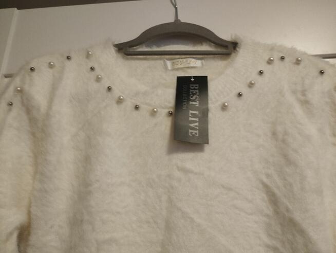 Sweter damski młodzieżowy z perełkami