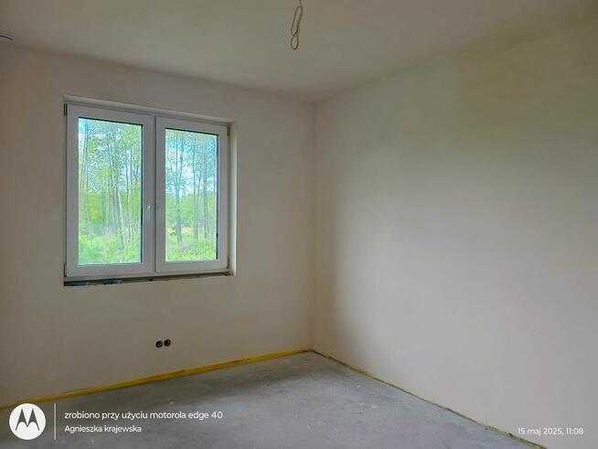 Dom jednorodzinny z 3 sypialniami. Cicha okolica.