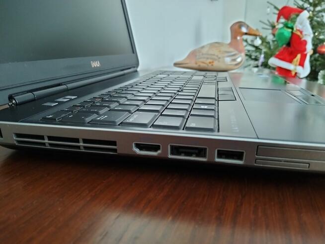 Laptop Dell 15.6 cala Windows 11 Office 2024