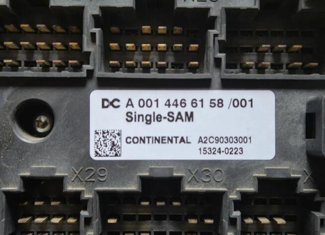 Skrzynka Tablica Modul Plyta bezpiecznikow A0014466158 MERCE