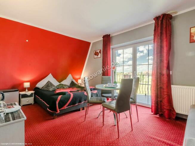 Mikołajki, Willa Cyklada położ. ok. 200 m od jeziora