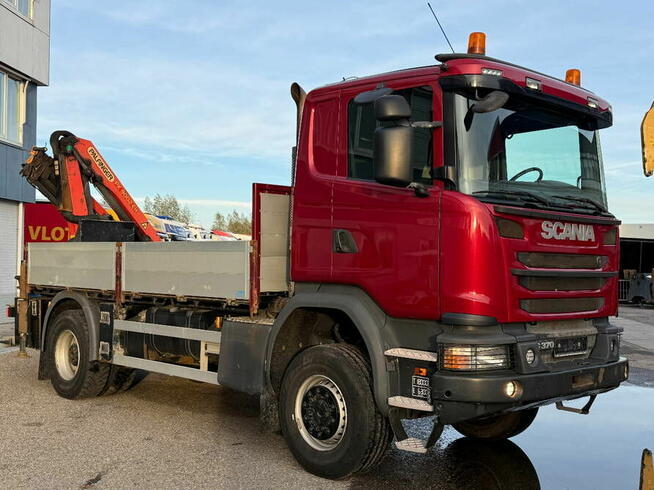 Wywrotka 4x4 z tylnym dzwigiem Scania G 370