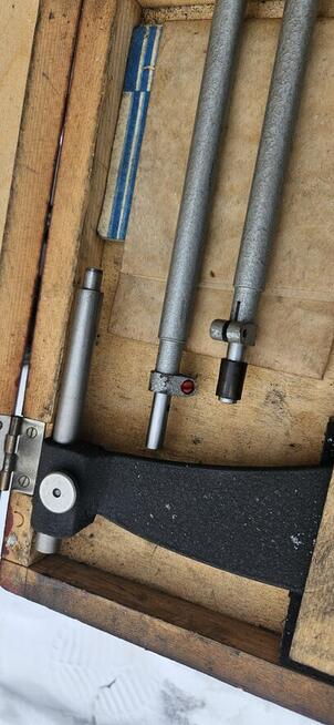 Mikrometr zewnętrzny kabłąkowy 500–600 mm Dokładność 0,01 mm